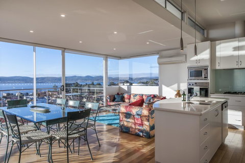 567 Sandy Bay - Accommodation Burleigh 3