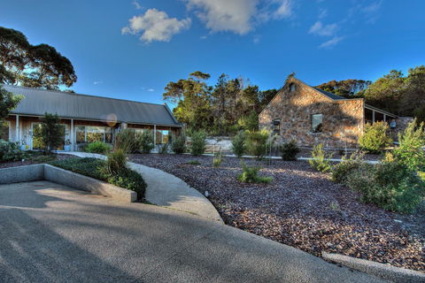 Freycinet Stone Studio 4 - Granite - Accommodation Burleigh 9