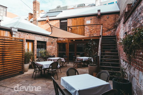 Devine Stays - Hayloft On ELizabeth - Accommodation Burleigh 9