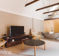 Devine Stays - Hayloft on ELizabeth - Accommodation Burleigh