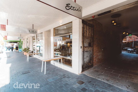Devine Stays - Hayloft On ELizabeth - Accommodation Burleigh 8