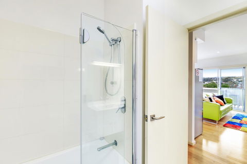 Bellerive Marina View Apartments No 28 - Accommodation Burleigh 9