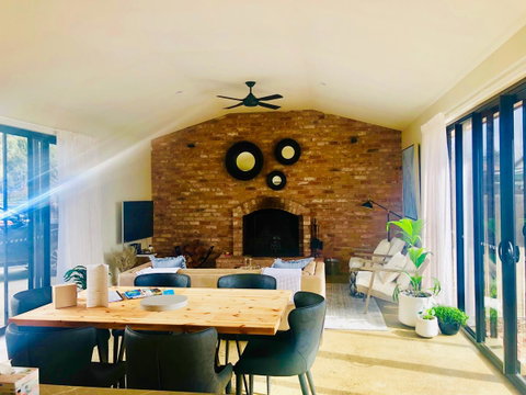 EMBRACING EVANDALE - Hosted By L'Abode Accommodation - Accommodation Burleigh 1