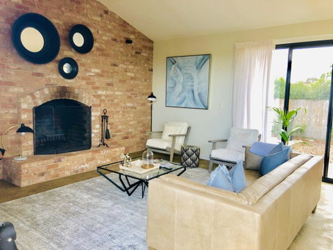 EMBRACING EVANDALE - Hosted By L'Abode Accommodation - Accommodation Burleigh 5