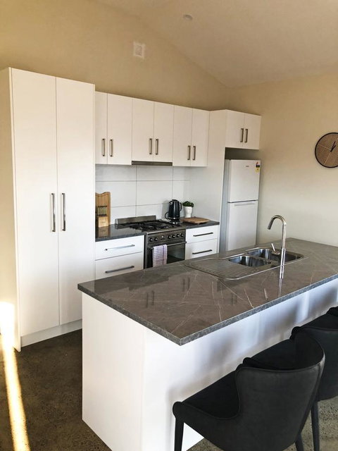 EMBRACING EVANDALE - Hosted By L'Abode Accommodation - Accommodation Burleigh 19