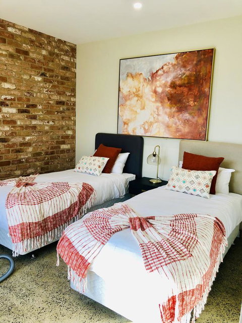 EMBRACING EVANDALE - Hosted By L'Abode Accommodation - Accommodation Burleigh 4
