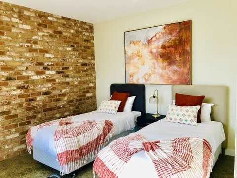 EMBRACING EVANDALE - Hosted By L'Abode Accommodation - Accommodation Burleigh 15