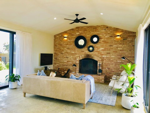 EMBRACING EVANDALE - Hosted By L'Abode Accommodation - Accommodation Burleigh 7