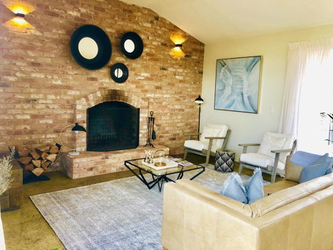 EMBRACING EVANDALE - Hosted By L'Abode Accommodation - Accommodation Burleigh 10
