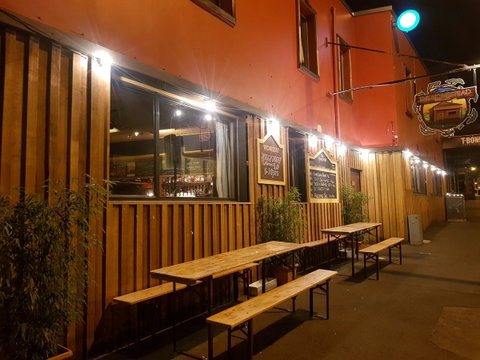 Little Nee's - Accommodation Burleigh 2