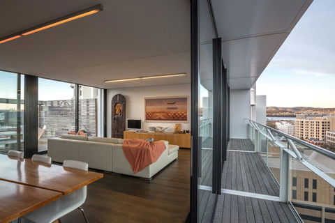 Avalon City Retreat - Accommodation Burleigh 4