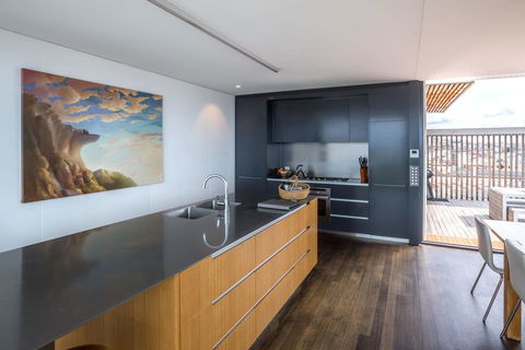 Avalon City Retreat - Accommodation Burleigh 7