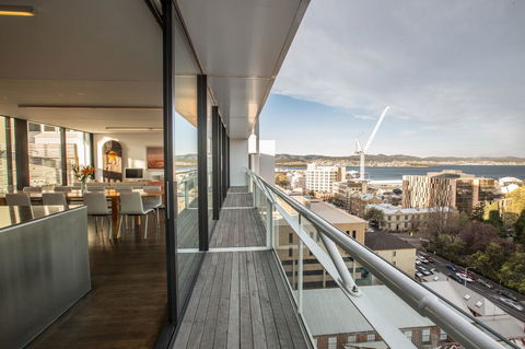 Avalon City Retreat - Accommodation Burleigh 3