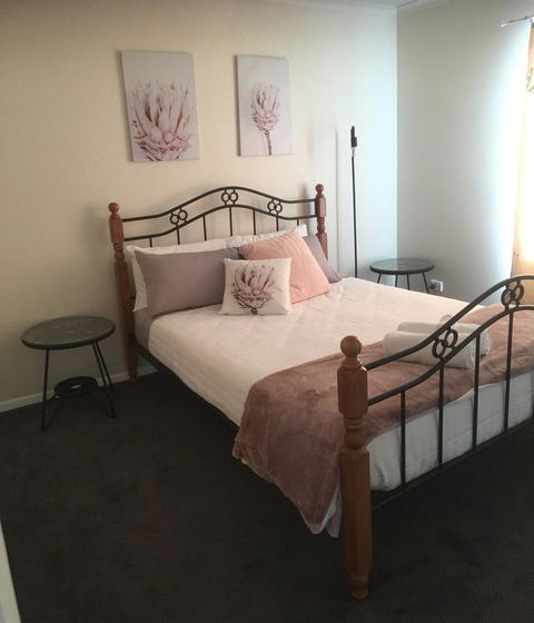3ree- Spacious & Charming Apartment - Accommodation Burleigh 14