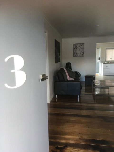 3ree- Spacious & Charming Apartment - Accommodation Burleigh 15