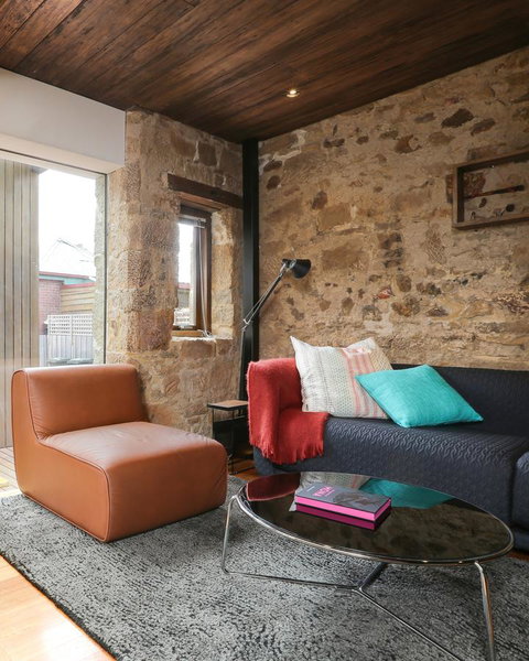 Stone Flower - Accommodation Burleigh 5