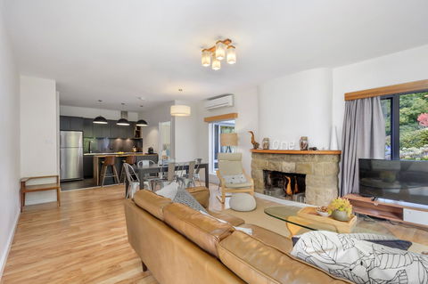 Apartment No 1 - Accommodation Burleigh 10