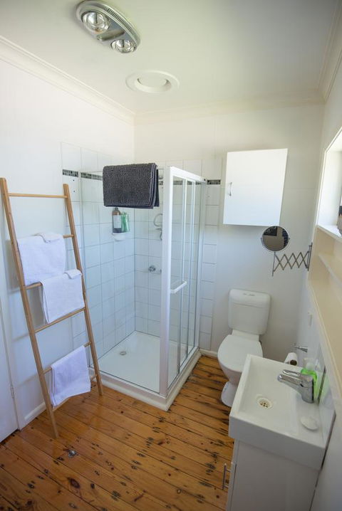 Flora Hill Creek Views - Accommodation Burleigh 3