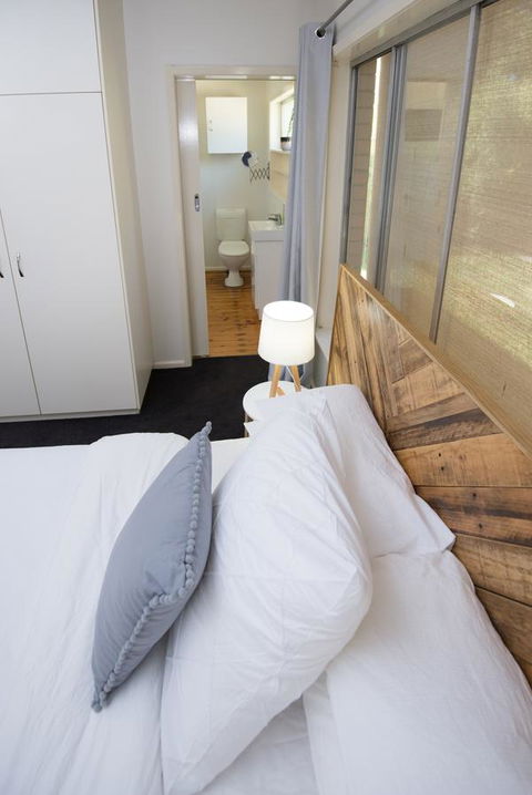 Flora Hill Creek Views - Accommodation Burleigh 1