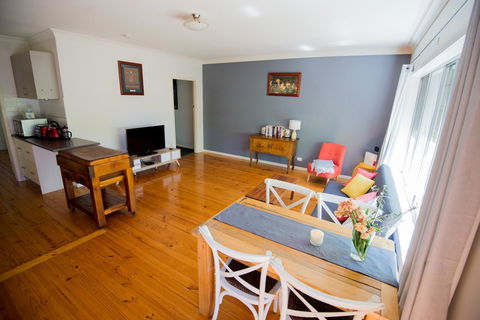 Flora Hill Creek Views - Accommodation Burleigh 0