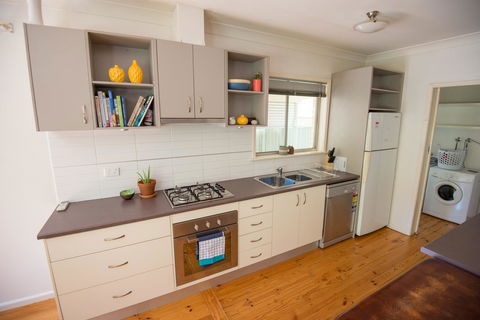 Flora Hill Creek Views - Accommodation Burleigh 4