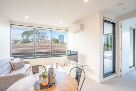 Poplar Apartments - Accommodation Burleigh 6