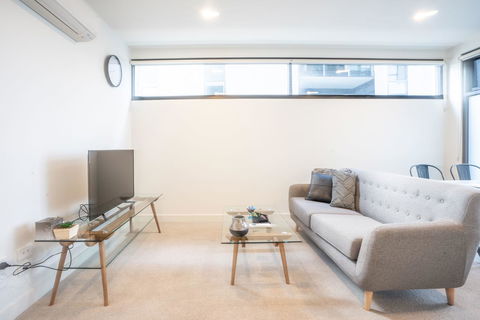 Poplar Apartments - Accommodation Burleigh 1