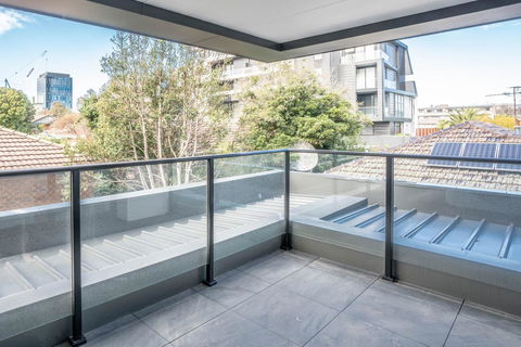 Poplar Apartments - Accommodation Burleigh 10