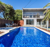 Front Beach House - Accommodation Burleigh