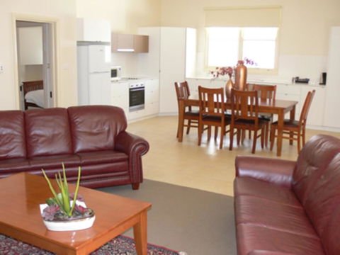The Victoria Apartments - Accommodation Burleigh 25