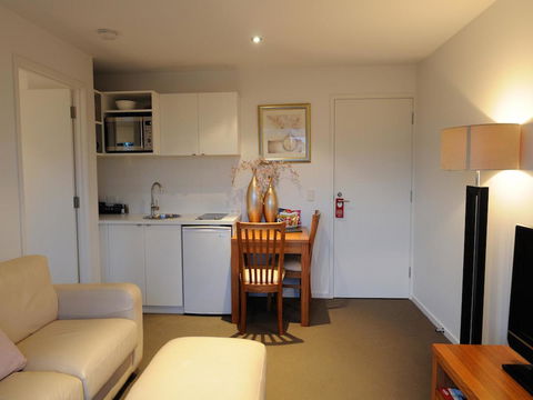 The Victoria Apartments - Accommodation Burleigh 17