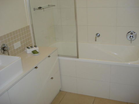 The Victoria Apartments - Accommodation Burleigh 26