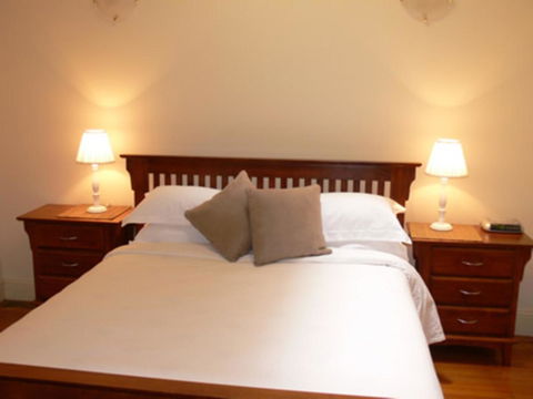 The Victoria Apartments - Accommodation Burleigh 24