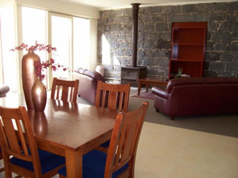 The Victoria Apartments - Accommodation Burleigh 31