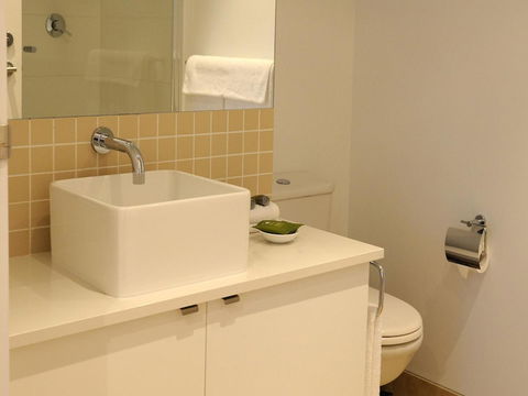The Victoria Apartments - Accommodation Burleigh 16