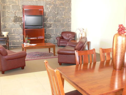 The Victoria Apartments - Accommodation Burleigh 30