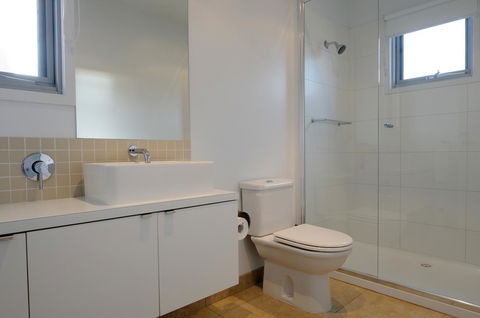 The Victoria Apartments - Accommodation Burleigh 12