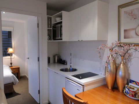 The Victoria Apartments - Accommodation Burleigh 18