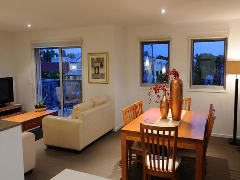 The Victoria Apartments - Accommodation Burleigh 37