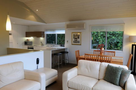 The Victoria Apartments - Accommodation Burleigh 11