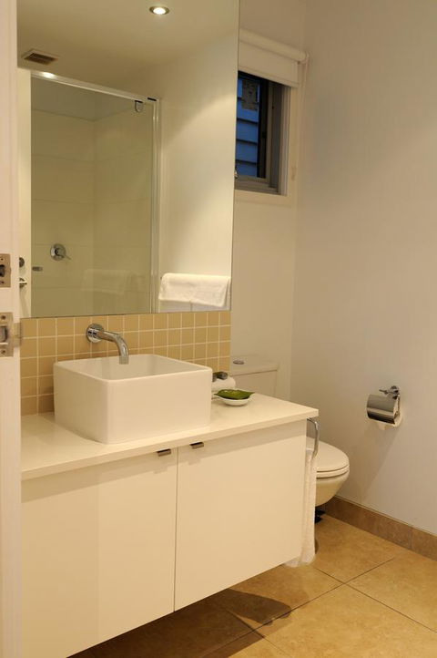 The Victoria Apartments - Accommodation Burleigh 4