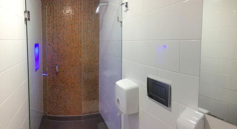 Europa Melbourne - Accommodation Burleigh 12