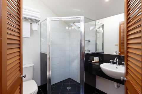 54 On Bank - Accommodation Burleigh 17