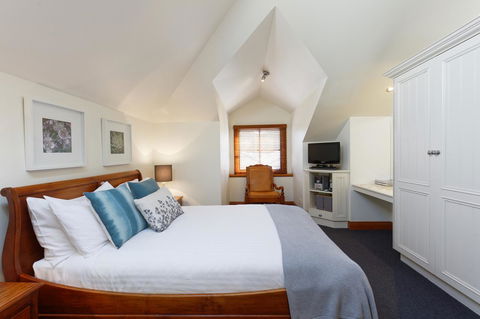 54 On Bank - Accommodation Burleigh 19