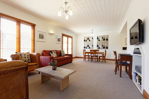 54 On Bank - Accommodation Burleigh 31