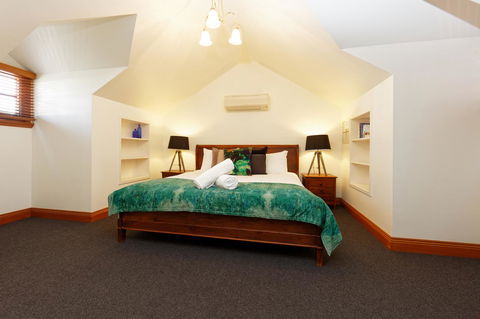 54 On Bank - Accommodation Burleigh 41