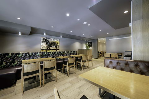 Brady Hotels Central Melbourne - Accommodation Burleigh 15