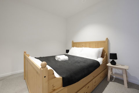Mono Apartments On La Trobe Street - Accommodation Burleigh 23