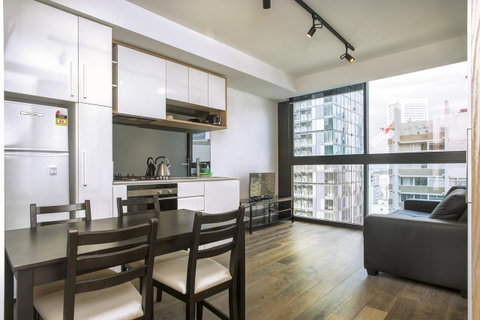 Mono Apartments On La Trobe Street - Accommodation Burleigh 6
