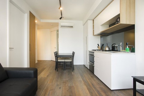 Mono Apartments On La Trobe Street - Accommodation Burleigh 7